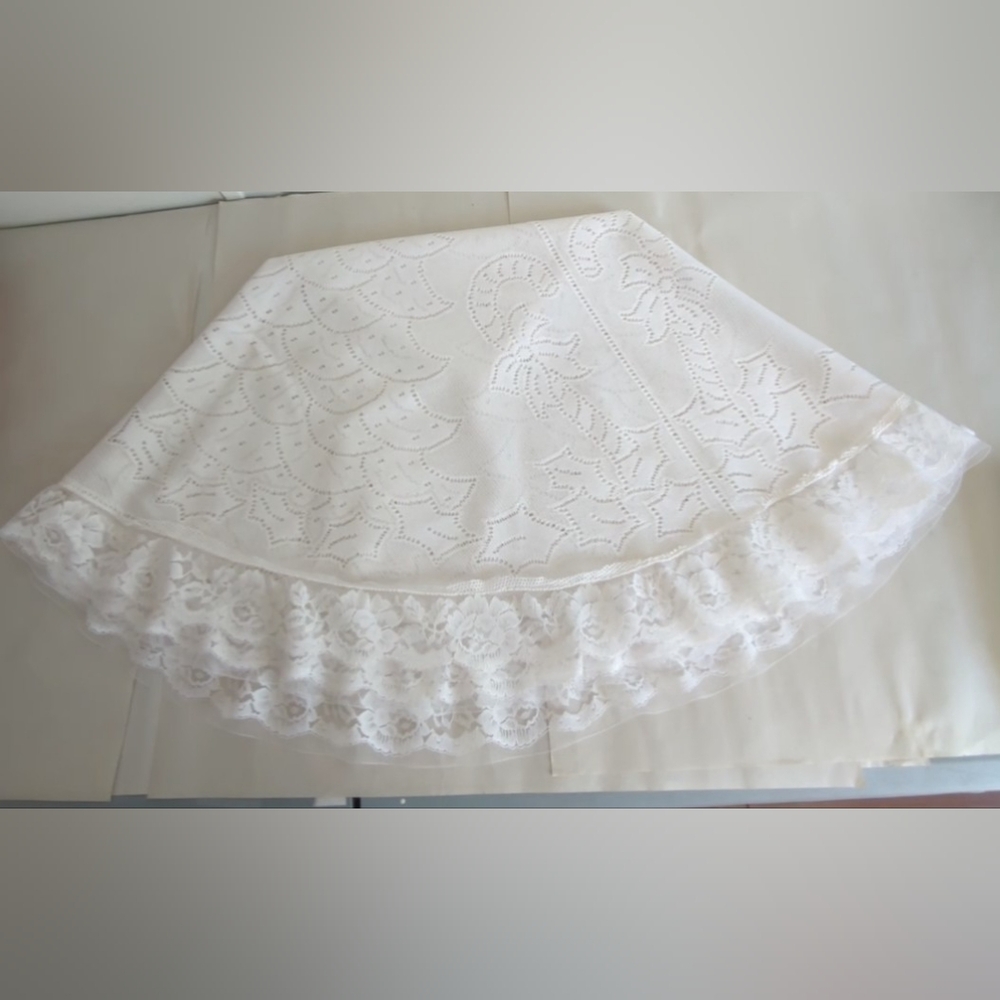 Vintage Christmas Table Cloth Skirt 54" Lace Sheer White Candy Canes Holidays - Picture 6 of 8